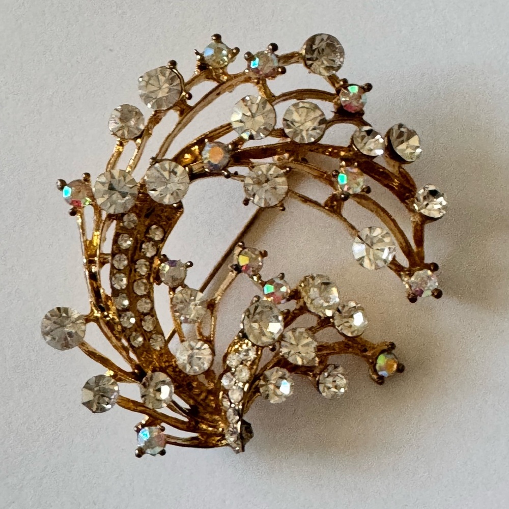 Vintage crystal brooch - Picture 2 of 9